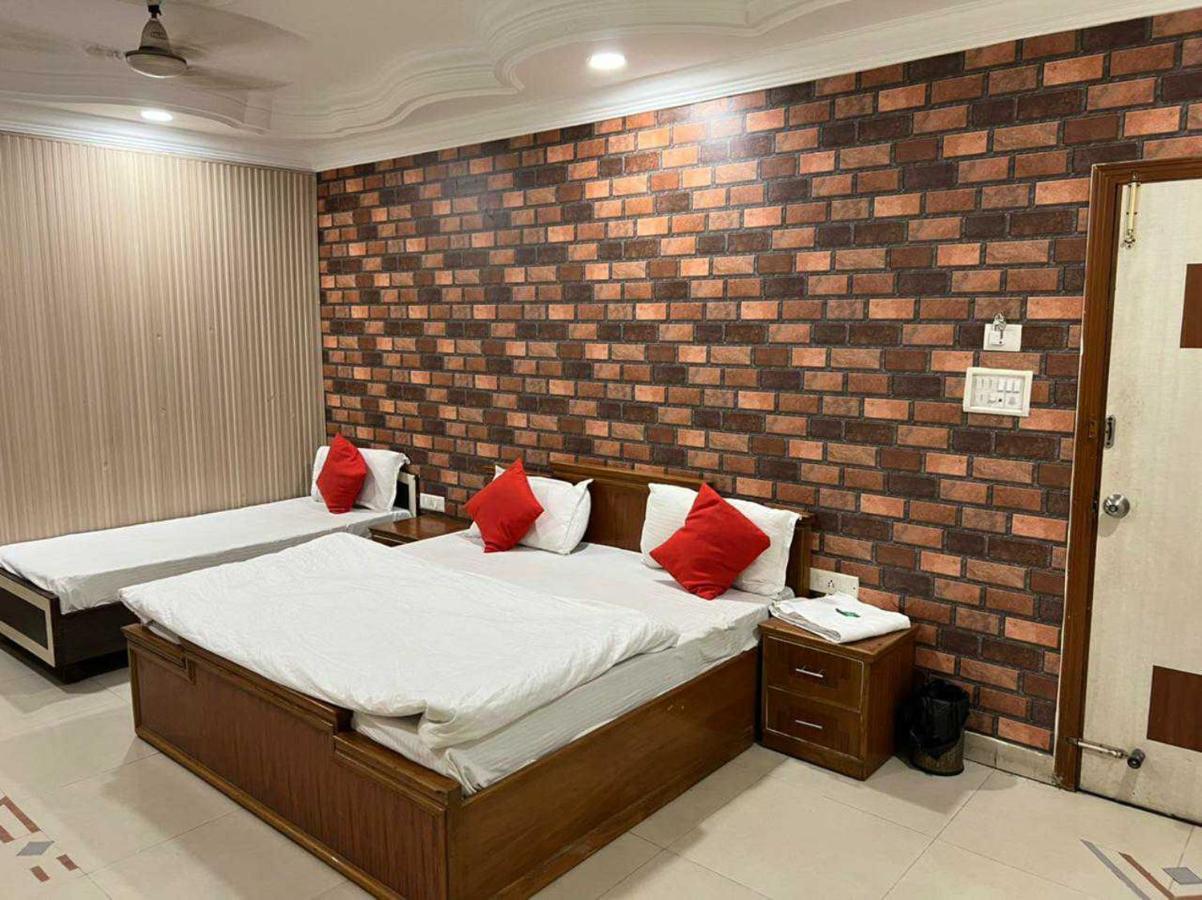 Hotel Anand Amritsar Bagian luar foto