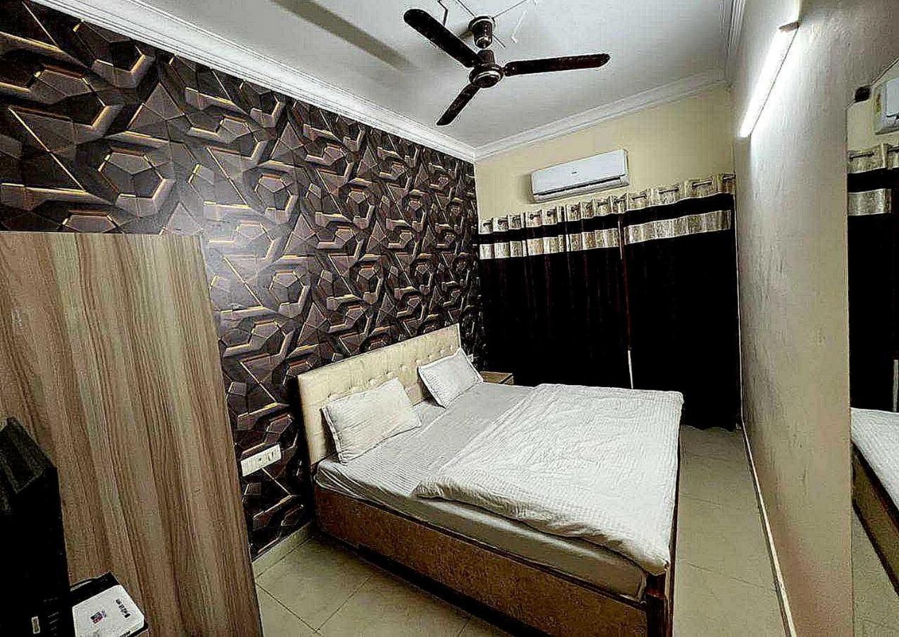 Hotel Anand Amritsar Bagian luar foto