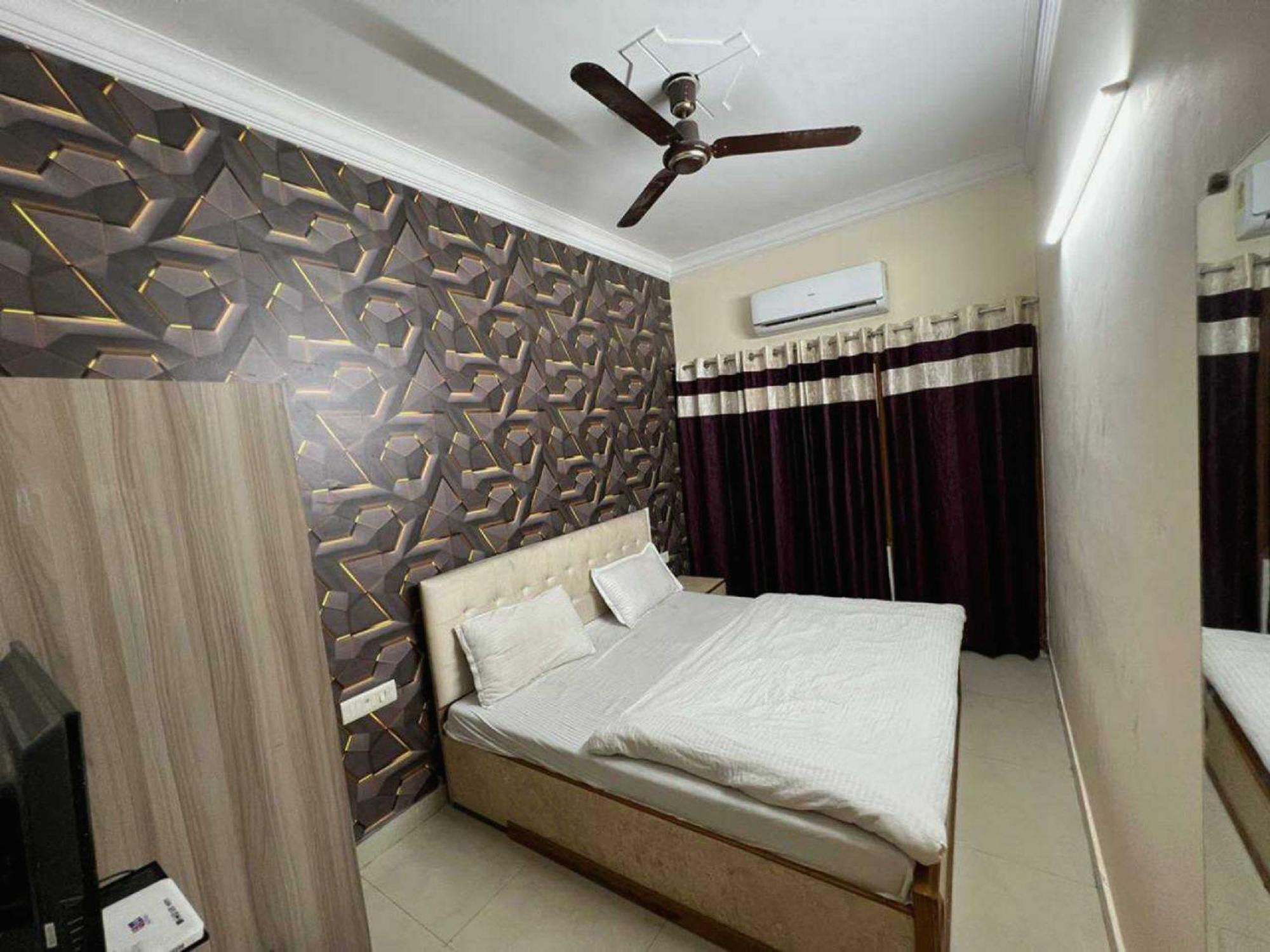 Hotel Anand Amritsar Bagian luar foto