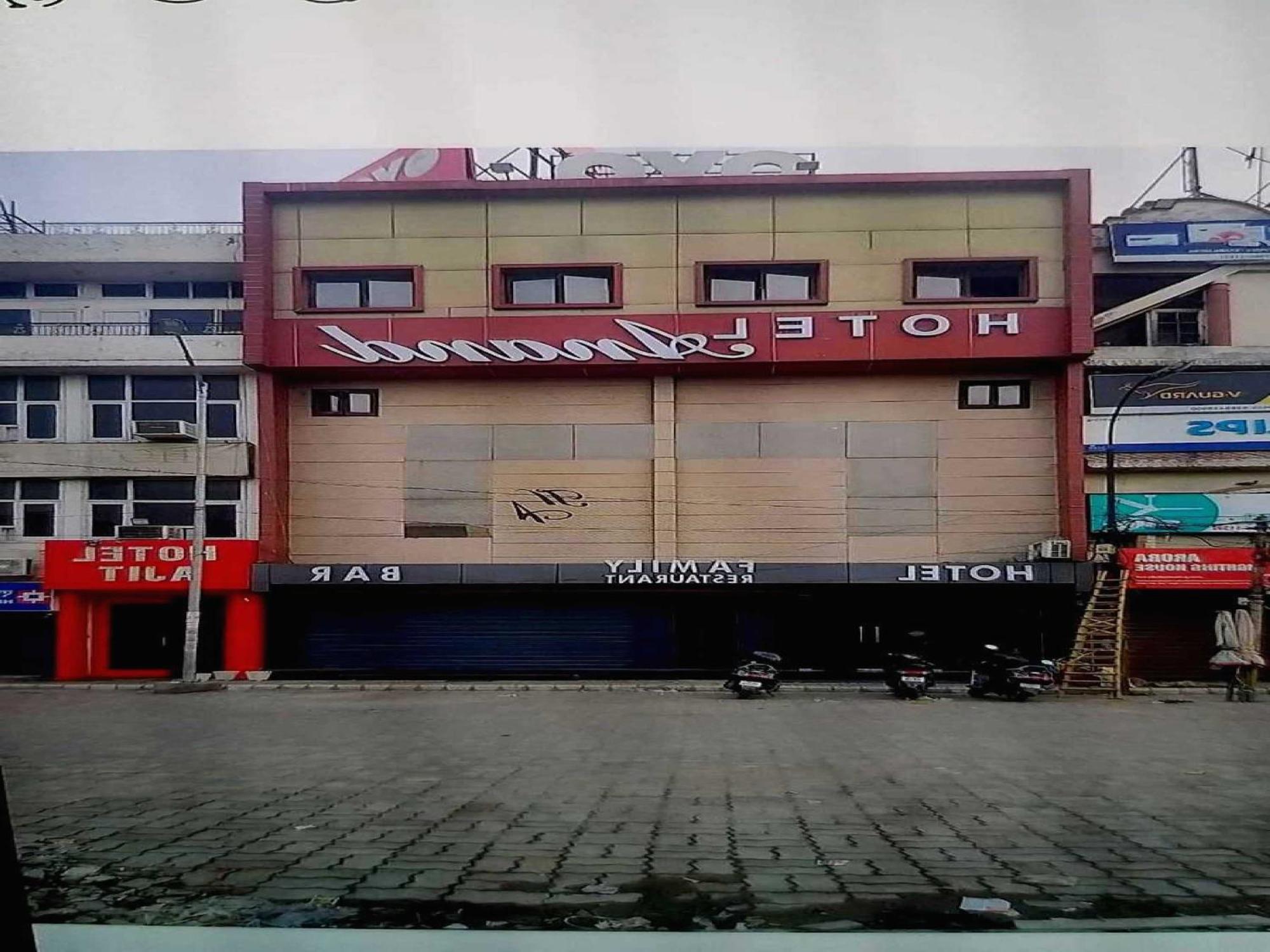Hotel Anand Amritsar Bagian luar foto
